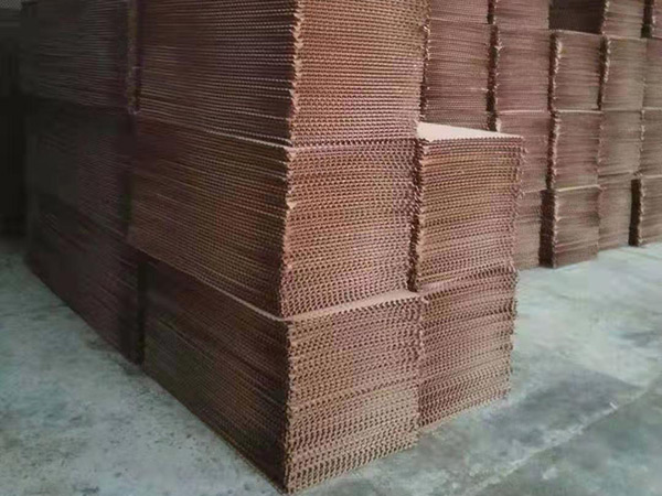 水簾紙框有怎樣的外形特點(diǎn)